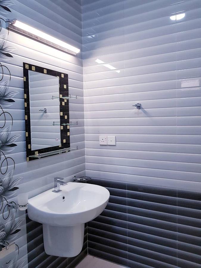 Snp Star Guest House Trincomalee Room photo