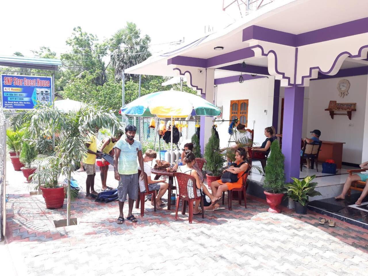 Snp Star Guest House Trincomalee Exterior photo