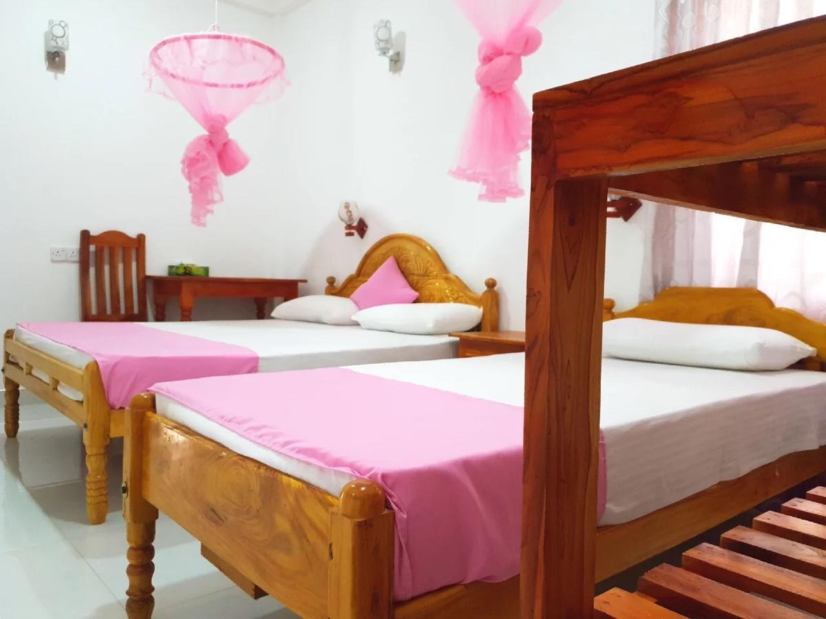 Snp Star Guest House Trincomalee Exterior photo